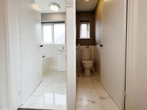 Bathroom & W/C- click for photo gallery